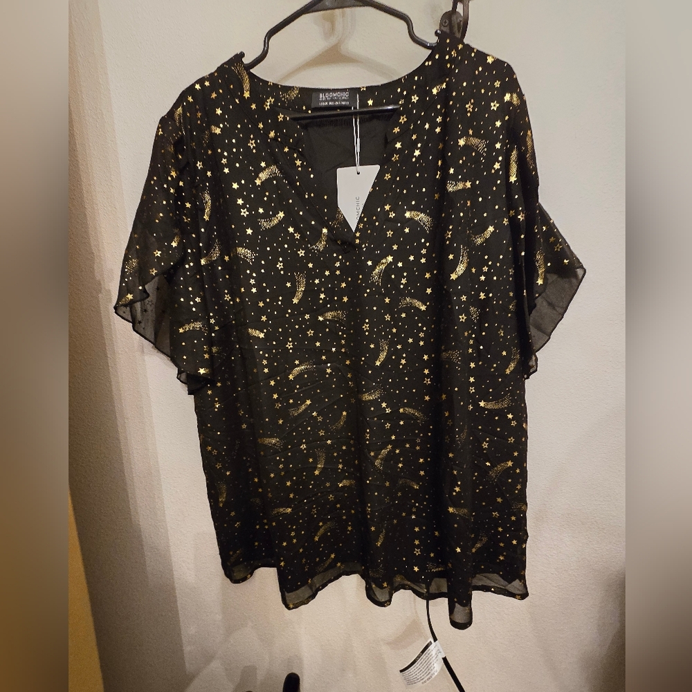 Bloomchic Black with gold shooting stars blouse sz 18-20